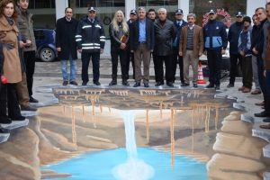 &Uuml;&ccedil; boyutlu resim b&uuml;y&uuml;k ilgi g&ouml;rd&uuml;