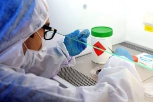 Ebola salgınında &ouml;lenlerin sayısı 7 bini aştı