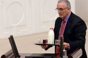 Ensar &Ouml;ğ&uuml;t'ten Meclis'te &ccedil;ay-s&uuml;t hesabı