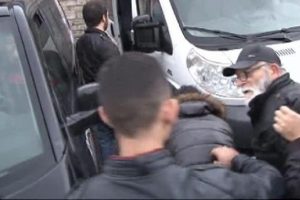 Eylem yapmak isteyen iki kişiye g&ouml;zaltı!