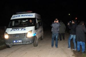 Barışmak i&ccedil;in buluştular: 1 &ouml;l&uuml;, 3'&uuml; polis 15 yaralı
