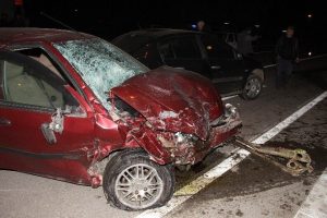Hurdaya d&ouml;nen ara&ccedil;lardan sağ &ccedil;ıktılar