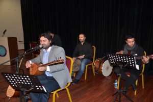 Gemlik t&uuml;rk&uuml;lerle coştu