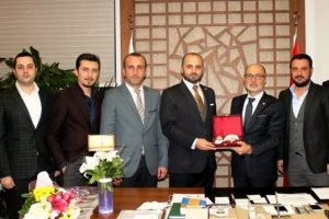 Gen&ccedil; işadamlarından Ak Parti'ye ziyaret