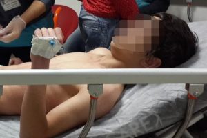 Parkta silahlı saldırıya uğrayan gen&ccedil; yaralandı