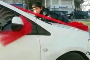 Bahşiş almak i&ccedil;in &ouml;l&uuml;me davetiye &ccedil;ıkardı