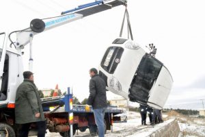 Kar yağışı kazaları da beraberinde getirdi