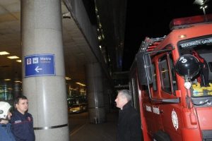Havalimanında kedi kurtarma operasyonu