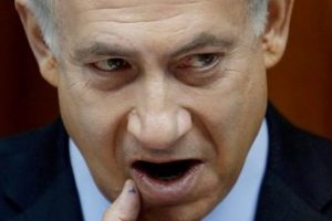 Netanyahu bildiğini okuyor