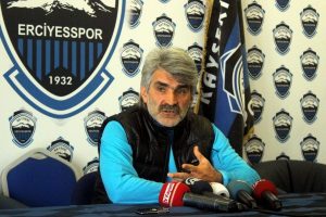 Uğur T&uuml;t&uuml;neker'den transfer a&ccedil;ıklaması!