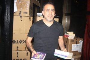 Konserden toplanan kitaplar ihtiya&ccedil; sahibi okullara
