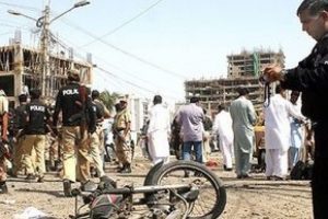 Pakistan'da bombalı saldırı: 30 yaralı