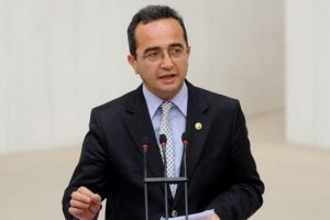 CHP'li Tezcan lise &ouml;ğrencisi gencin tutuklanmasına tepkili