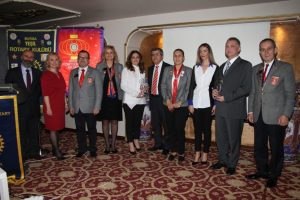Yeşil Rotary Kul&uuml;b&uuml; meslek hizmet &ouml;d&uuml;llerini verdi...