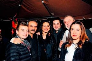 Usta oyuncu 55'inci yaşını dostlarıyla kutladı