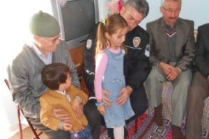 Bu yaş g&uuml;n&uuml;n&uuml; babasız ge&ccedil;irdi
