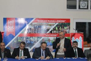Mahalle sakinleriyle bir araya geldi