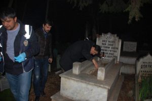 Mezarlıkta uyuşturucu operasyonu