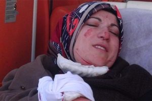 Boşandığı eşi tarafından adliye &ouml;n&uuml;nde bı&ccedil;aklandı