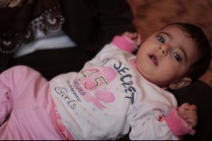 Şifanur bebek şifayı bulmak i&ccedil;in sıra bekliyor