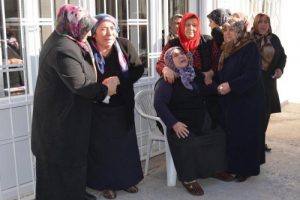 Oğlundan tam 20 yıl sonra aynı t&uuml;fekle...