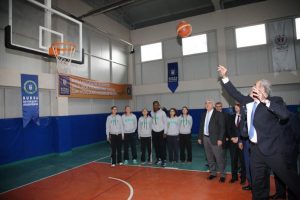 Okul sporları şenliği coşkulu başladı
