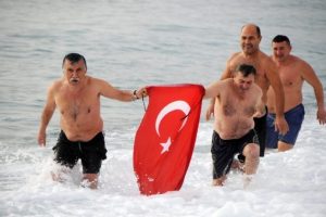 Kış ortasında deniz keyfi
