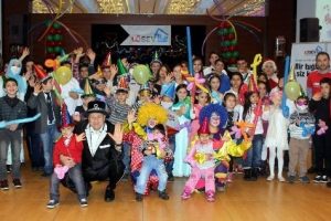 Bursa'da l&ouml;semili &ccedil;ocuklar yılbaşını erken kutladı