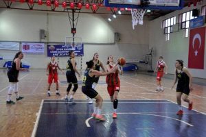 Mudanya Belediyesi Din&ccedil;spor kendi evinde mağlup oldu
