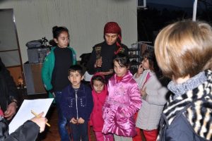 Evi yanan k&uuml;&ccedil;&uuml;k Berivan'ın ailesine yardım eli