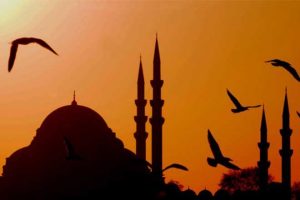Camide tecav&uuml;z girişimi