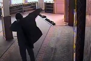 Bursa'da cami hırsızı yakayı ele verdi!