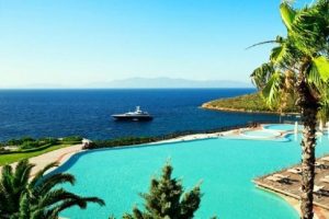 D&uuml;nyaca &uuml;nl&uuml; model Naomi, Bodrum'a el attı