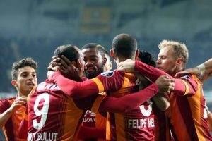 Galatasaray'da derbi &ouml;ncesi futbolculara m&uuml;jde!