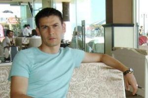 &Ouml;ğretmenlerin iskambil kavgasında kan aktı