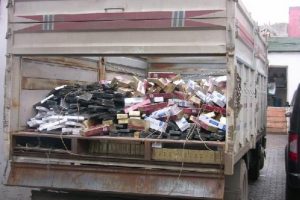 Kamyonda 10 bin paket ka&ccedil;ak sigara ele ge&ccedil;irildi!