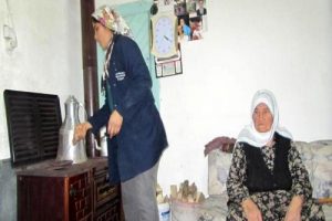 Yaşlılara evde bakım hizmeti