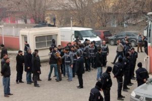 "Kuzuların Sessizliği" &ccedil;etesi su&ccedil; &uuml;st&uuml;nde yakalandı!