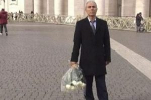 Roma'da g&ouml;zaltında olan Ağca konuştu