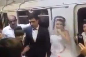 Gelin ve damat d&uuml;ğ&uuml;nlerine ge&ccedil; kalınca...