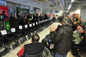 Bursa'da plastik kapaklar 135 ak&uuml;l&uuml; araca d&ouml;n&uuml;şt&uuml;