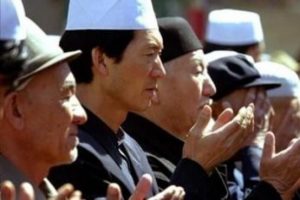 O &uuml;lkede namaz yasağı!