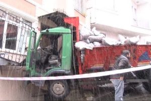 Kar az kalsın faciaya neden oluyordu