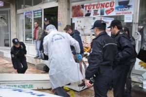 18 yaşındaki gen&ccedil; av t&uuml;feği ile intihar etti!