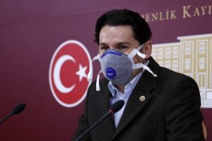 Bursa'nın hava kirliliği TBMM'de maske ile g&uuml;ndeme geldi