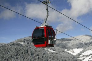 Bursa'da kar yağışı, teleferiğin m&uuml;şterisini arttırdı