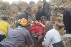 Kavgadan ka&ccedil;arken kayalıklara d&uuml;şt&uuml;
