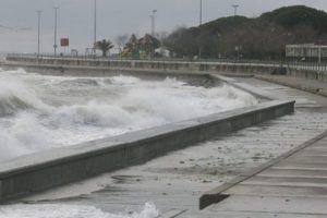 Meteoroloji'den kuvvetli r&uuml;zgar uyarısı!