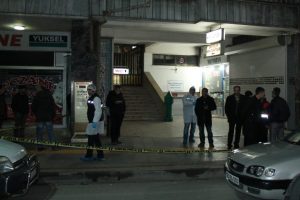 Cami tuvaletinde aşırı doz uyuşturucu &ouml;ld&uuml;rd&uuml;