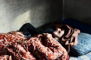 Kimsesiz adamın y&uuml;rek burkan yaşam savaşı